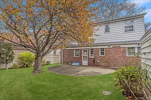 1683 Stewart Ave, New Hyde Park, NY 11040 - Photo 24