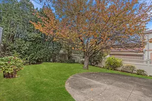 1683 Stewart Ave, New Hyde Park, NY 11040 - Photo 22