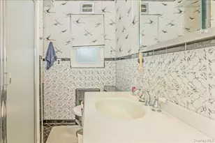 1683 Stewart Ave, New Hyde Park, NY 11040 - Photo 14