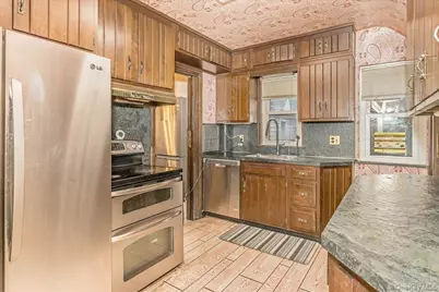 1683 Stewart Avenue, New Hyde Park, NY 11040 - Photo 10