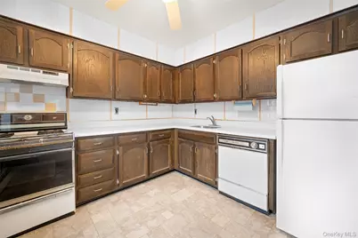 7 Harbour Lane #5B, Oyster Bay, NY 11771 - Photo 16