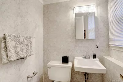 6 Roxbury Court, Chestnut Ridge, NY 10977 - Photo 18