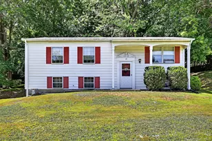 17 Hickory St, Highland Mills, NY 10930 - Photo 2