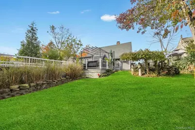 101 Constellation Road, Levittown, NY 11756 - Photo 28