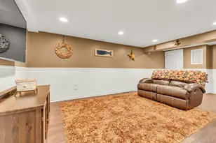 27 Hollister Ln, Islip, NY 11751 - Photo 22