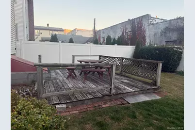 110 Evergreen Avenue #2nd Floor, Lynbrook, NY 11563 - Photo 16