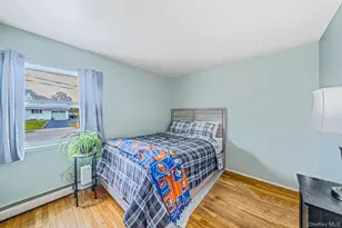 7 Hester Ln, Ronkonkoma, NY 11779 - Photo 18