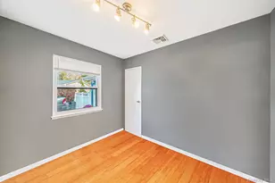 7 Hester Ln, Ronkonkoma, NY 11779 - Photo 20