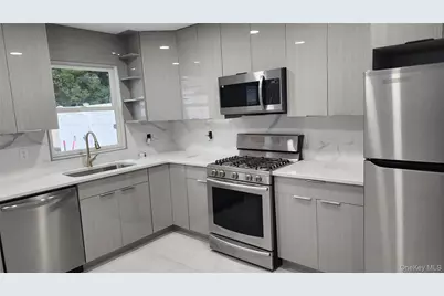 126 Forest Avenue, Glen Cove, NY 11542 - Photo 8