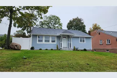 126 Forest Avenue, Glen Cove, NY 11542 - Photo 2