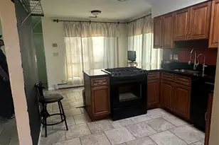 100 Baker Ct, Island Park, NY 11558 - Photo 4