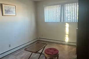 100 Baker Ct, Island Park, NY 11558 - Photo 16