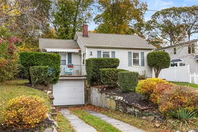 24 Locust Road, Wading River, NY 11792 - Photo 2