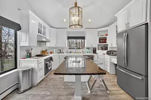 42 Maple Moor Ln, Cortlandt Manor, NY 10567 - Photo 4