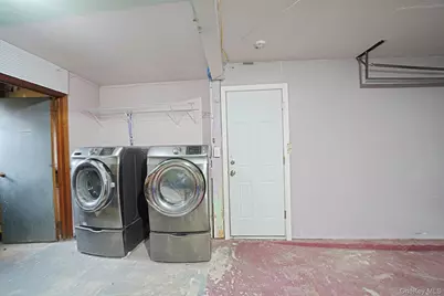 501 Windmill Avenue, West Babylon, NY 11704 - Photo 32