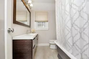 91-15 Vanderveer St, Queens Village, NY 11428 - Photo 12