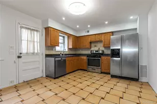 676 Front St, Hempstead, NY 11550 - Photo 8