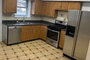 676 Front St, Hempstead, NY 11550 - Photo 6