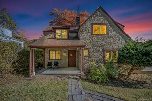 39 Hillcrest Rd, Hartsdale, NY 10530 - Photo 2