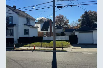 14 Flower Avenue, Floral Park, NY 11001 - Photo 2