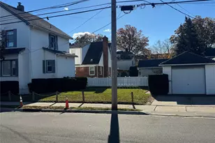 14 Flower Ave, Floral Park, NY 11001 - Photo 2