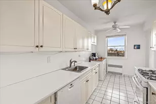 162-01 Powells Cove Blvd, Whitestone, NY 11357 - Photo 16