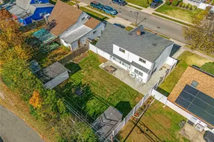 197 Blacksmith Rd S, Levittown, NY 11756 - Photo 28