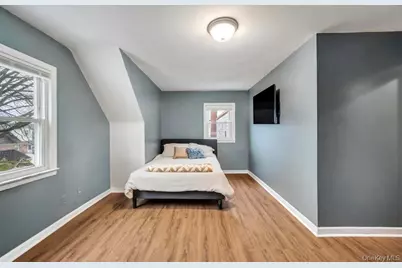 8303 261st Street, Floral Park, NY 11004 - Photo 18