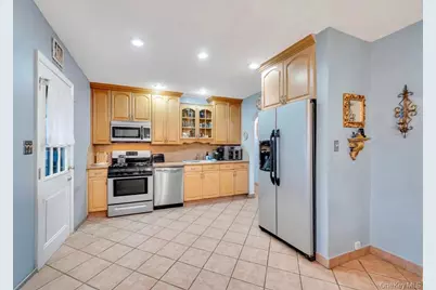 8303 261st Street, Floral Park, NY 11004 - Photo 8