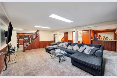 8303 261st Street, Floral Park, NY 11004 - Photo 26