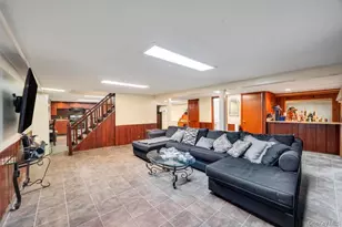 83-03 261st St, Floral Park, NY 11004 - Photo 26