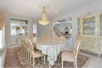 21 Cary Road, Great Neck, NY 11021 - Photo 4