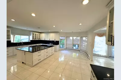 21 Cary Road, Great Neck, NY 11021 - Photo 12