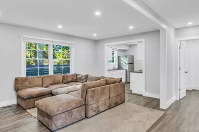 2 Roosevelt Street, Bayville, NY 11709 - Photo 6