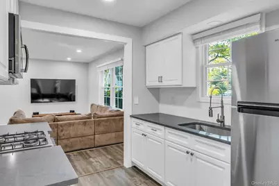 2 Roosevelt Street, Bayville, NY 11709 - Photo 16