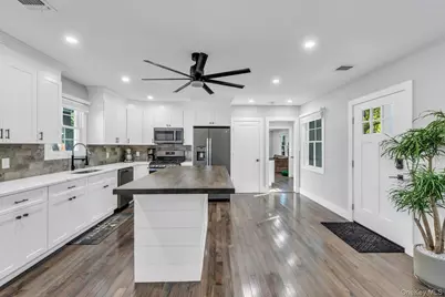 2 Roosevelt Street, Bayville, NY 11709 - Photo 8