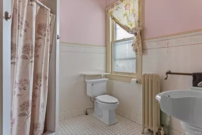 121 S Jamesport Avenue, South Jamesport, NY 11970 - Photo 32