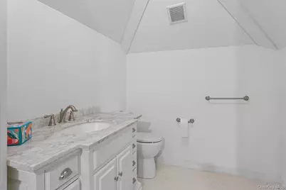 121 S Jamesport Avenue, South Jamesport, NY 11970 - Photo 38