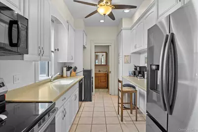 121 S Jamesport Avenue, South Jamesport, NY 11970 - Photo 12