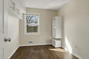 250-04 39th Rd, Little Neck, NY 11363 - Photo 20