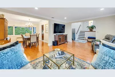 24 Glenwood Road, Plainview, NY 11803 - Photo 12