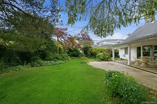 150 Kingfisher Rd, Levittown, NY 11756 - Photo 18