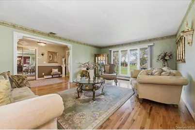 8 Penn Drive, Dix Hills, NY 11746 - Photo 6