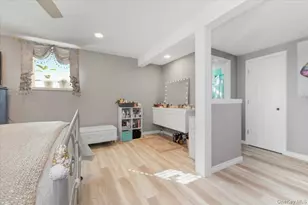 8 Penn Dr, Dix Hills, NY 11746 - Photo 22