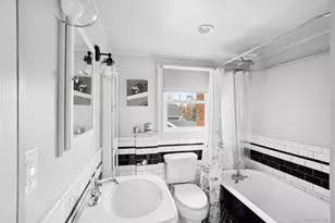31 Roosevelt Ave, Sayville, NY 11782 - Photo 14