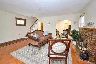 109-15 200th St, Saint Albans, NY 11412 - Photo 8