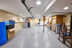 109-15 200th St, Saint Albans, NY 11412 - Photo 32