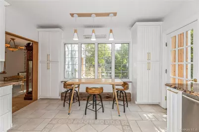 530 Orangeburg Road, Pearl River, NY 10965 - Photo 6