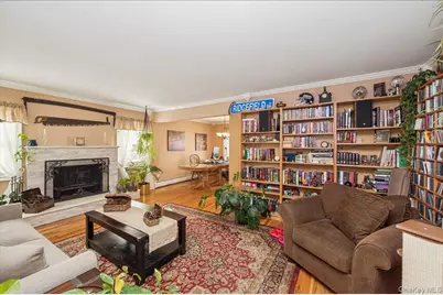 346 Ridgefield Road, Hauppauge, NY 11788 - Photo 14