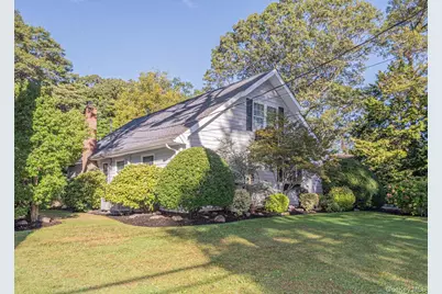 346 Ridgefield Road, Hauppauge, NY 11788 - Photo 4